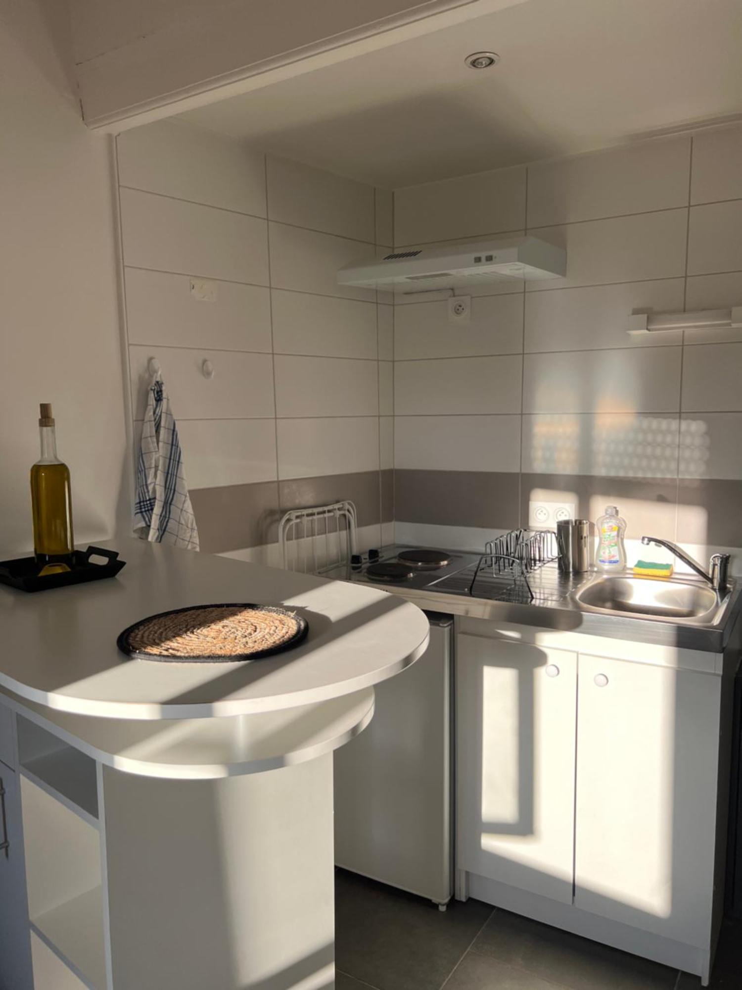 Cosy Studio Hyper Centre Avec Kitchenette & Climatisation カルパントラ エクステリア 写真