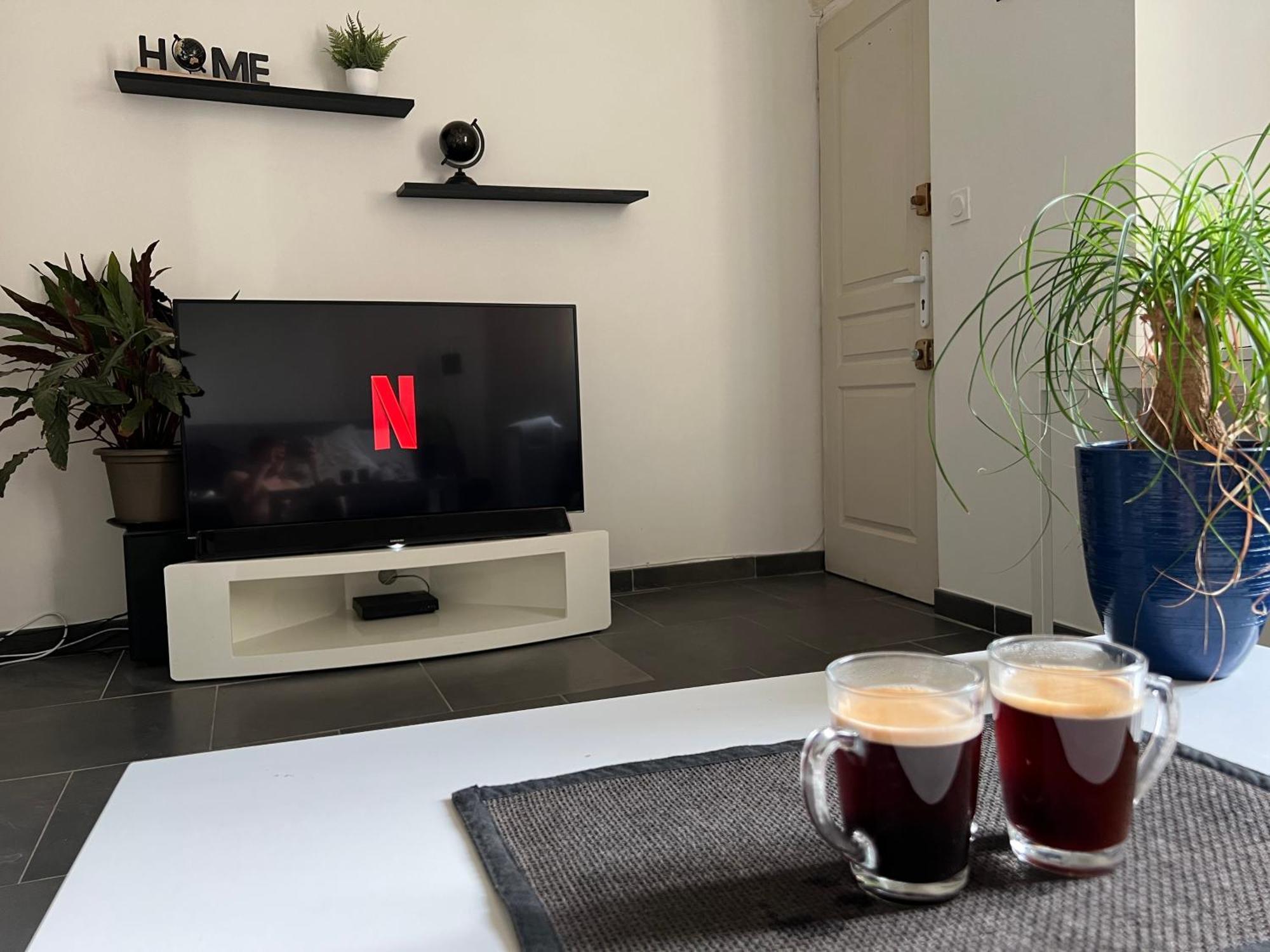 Cosy Studio Hyper Centre Avec Kitchenette & Climatisation カルパントラ エクステリア 写真